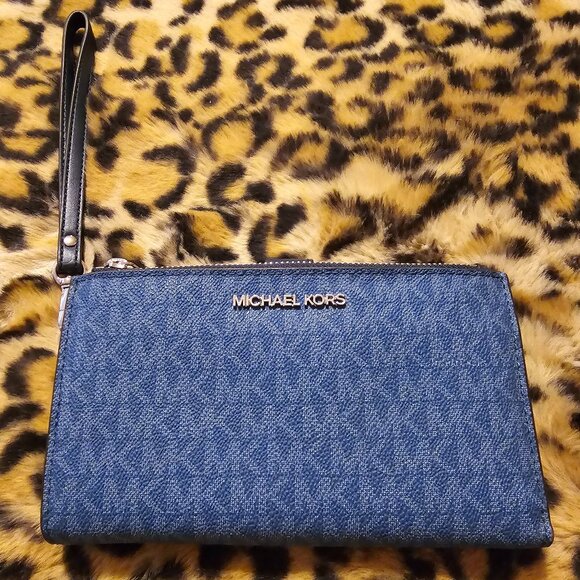 Michael Kors "Adele" smartphone, wristlet Wallet - Picture 1 of 9
